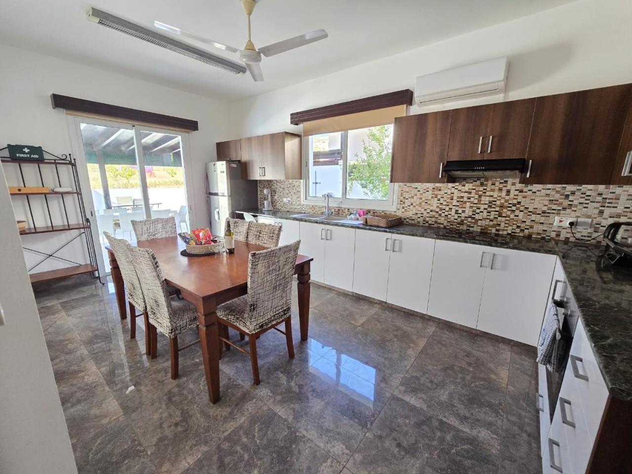 Michael Angelo Villa Пафос Экстерьер фото